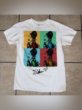 Selena official merchandise Pop Art Graphic Tee Women's Top small